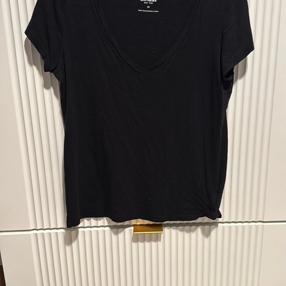 NWOT Express Black V-Neck Easy Slub Short Sleeve T-Shirt - Picture 4 of 8